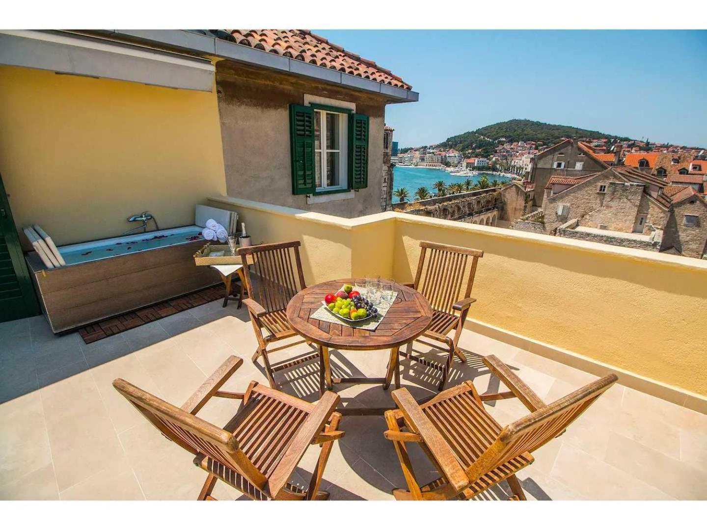 Terazza Grande In Diocletian Tower Apartment Split Exterior photo